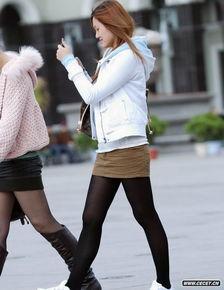 两个丝袜互相摩擦,揭秘神秘触电瞬间