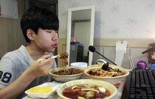 娱乐吃瓜酱吃饭视频大全